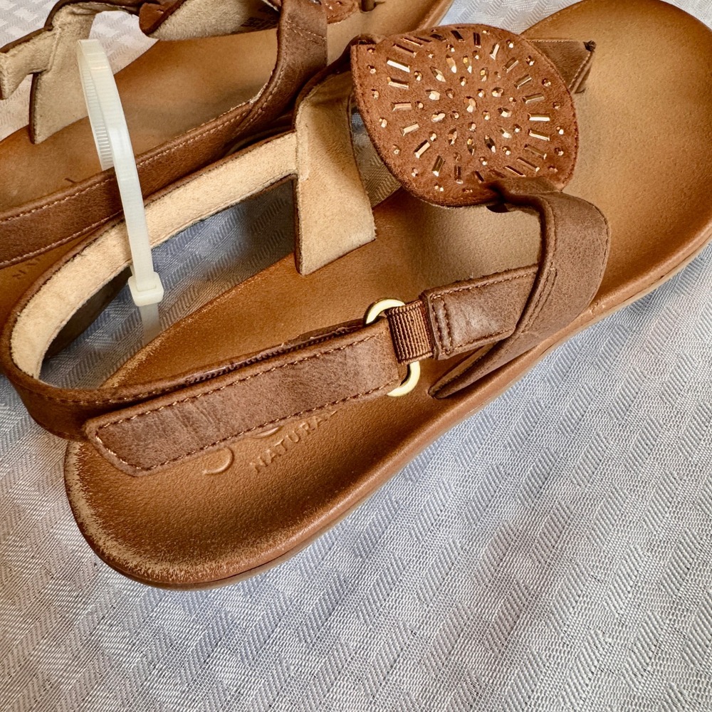 SOUL Naturalizer Brown Medallion Thong Sandals Boho Studded Slingback Womens - Picture 5 of 9